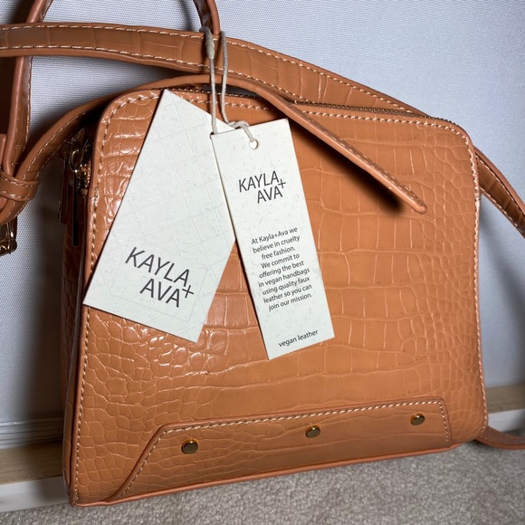 Kayla+AVA Handbags - KAYLA+AVA VEGAN CROSS BODY PURSE